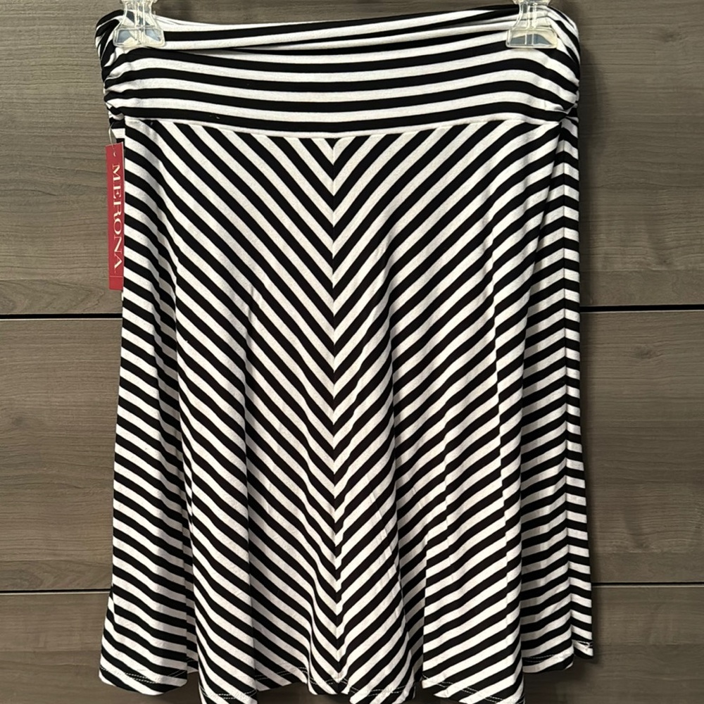 NWT Merona Black and White Striped Skirt - Picture 2 of 6